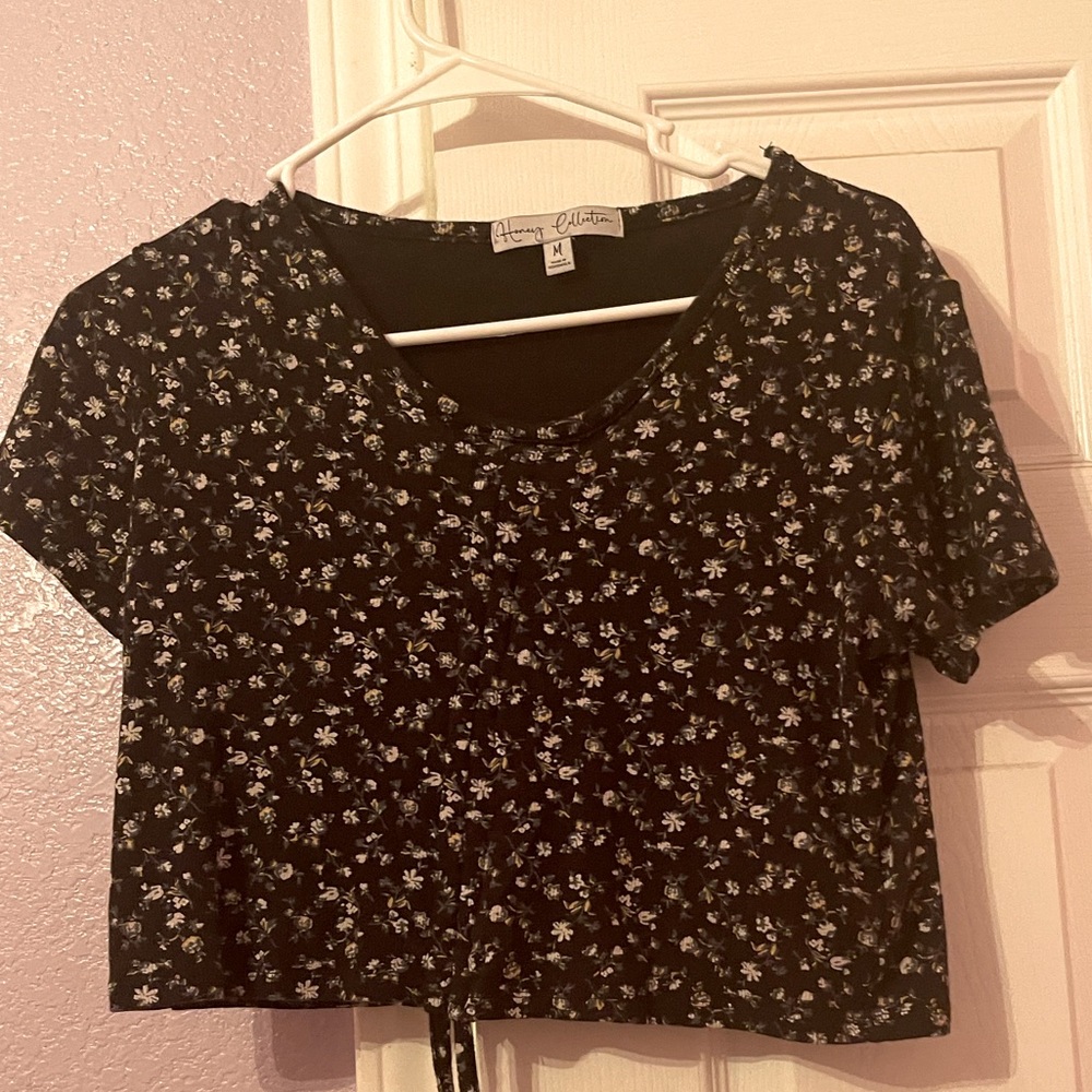 Black floral crop top